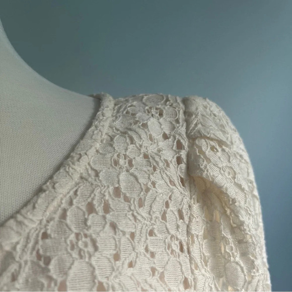 Juicy Couture Cream Lace Gold Button Shift Dress Size Medium - Picture 5 of 14